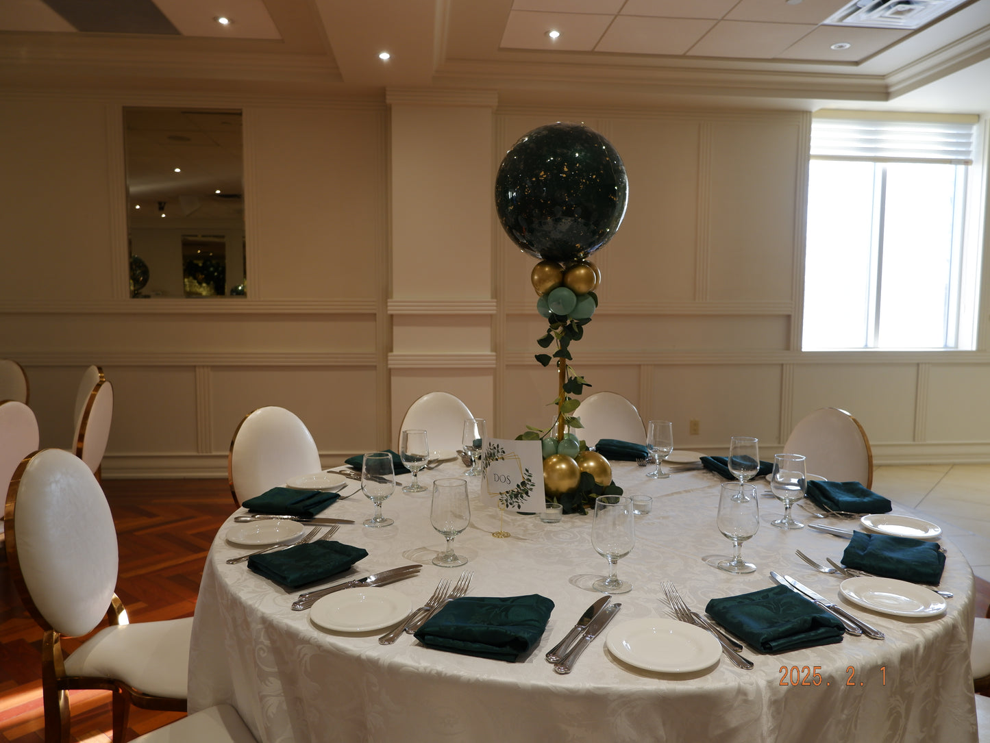Balloon Centerpiece for rent in Toronto