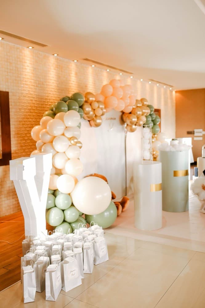 Square Foil Balloon Cage Photo Booth